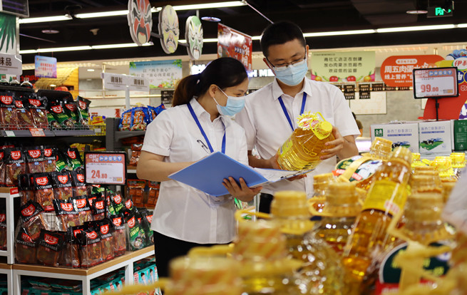 重庆市铜梁区市场监管局开展节前专项检查 筑牢食品安全防线