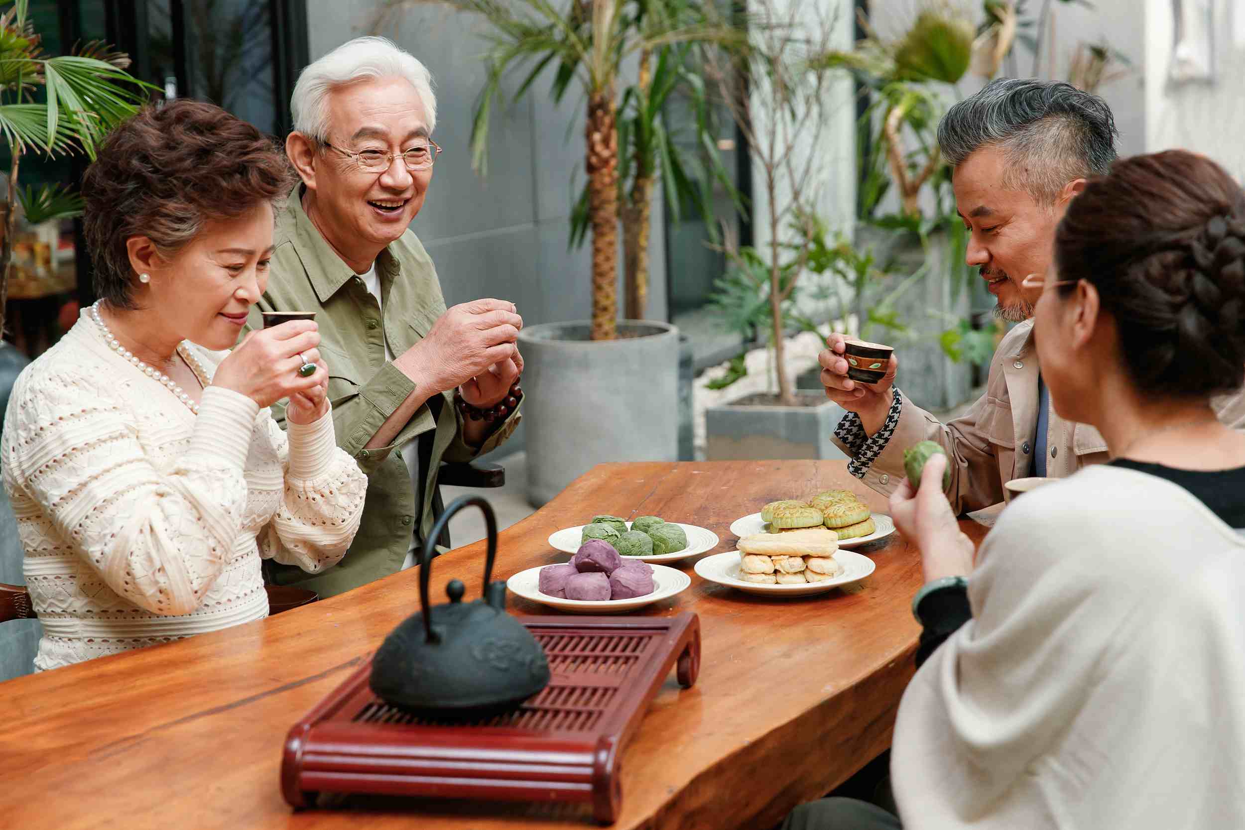 大连市人大代表王薇：创办社区老年食堂让老年人安享晚年